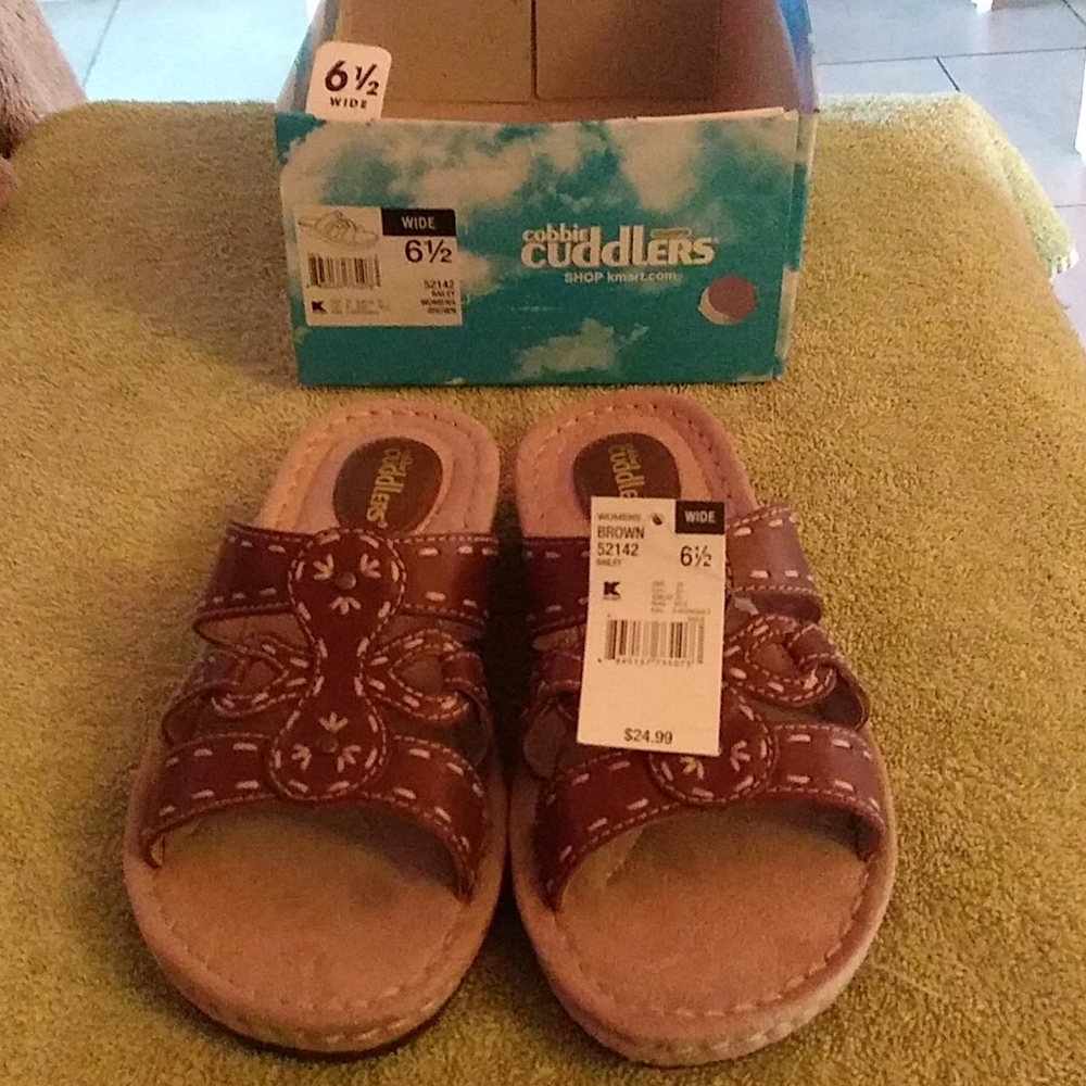 Cobbie Cuddlers Bailey Slides